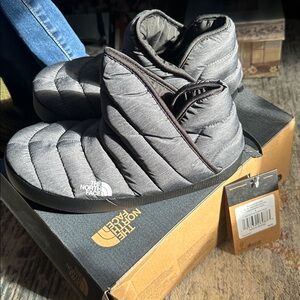 The North Face ThermoBall Traction Bootie Women’s 8 grey NIB NWT